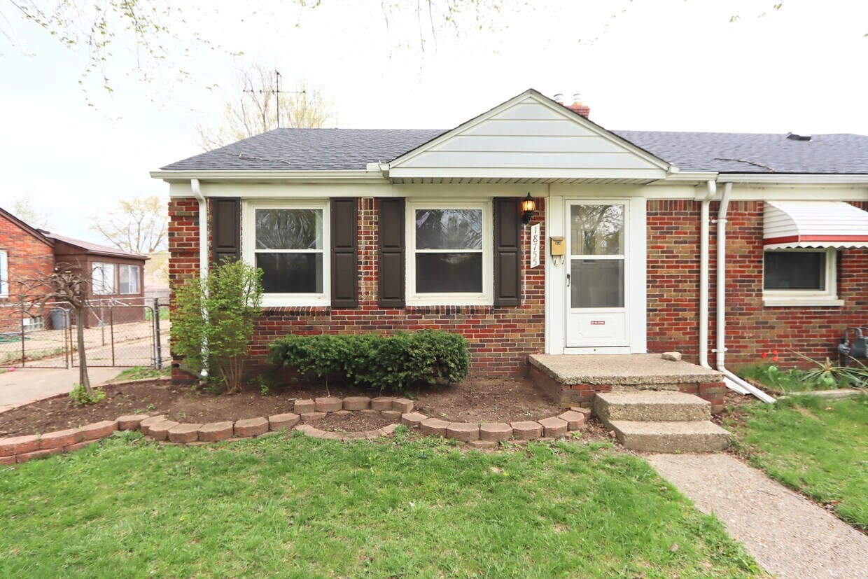 18755 St, Harper Woods, MI 48225 House Rental in Harper