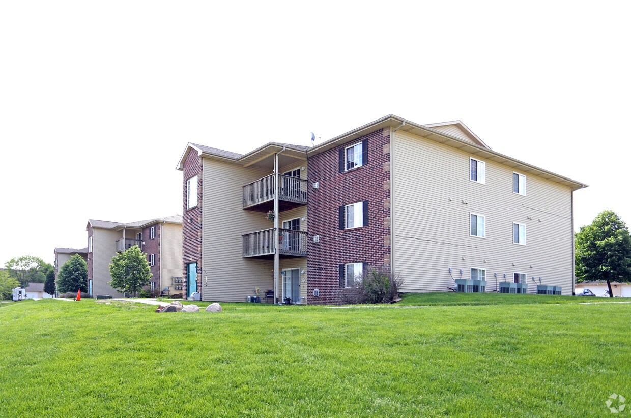 59085924 Sutton Dr, Urbandale, IA 50322 Apartments in Urbandale, IA