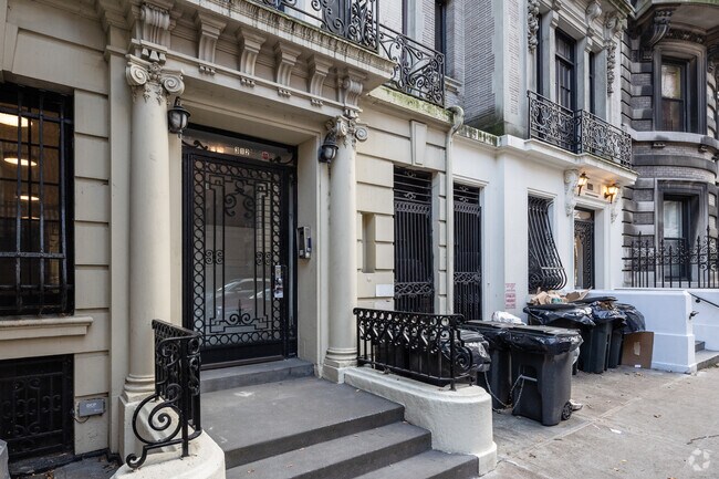 Building Photo - 312 W 92nd St