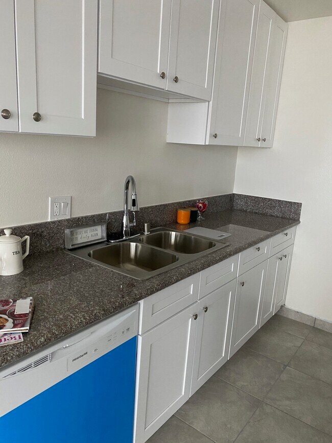 Foto del edificio - 14411 Kittridge St
