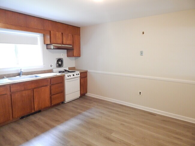 Building Photo - 142 Barham Ave
