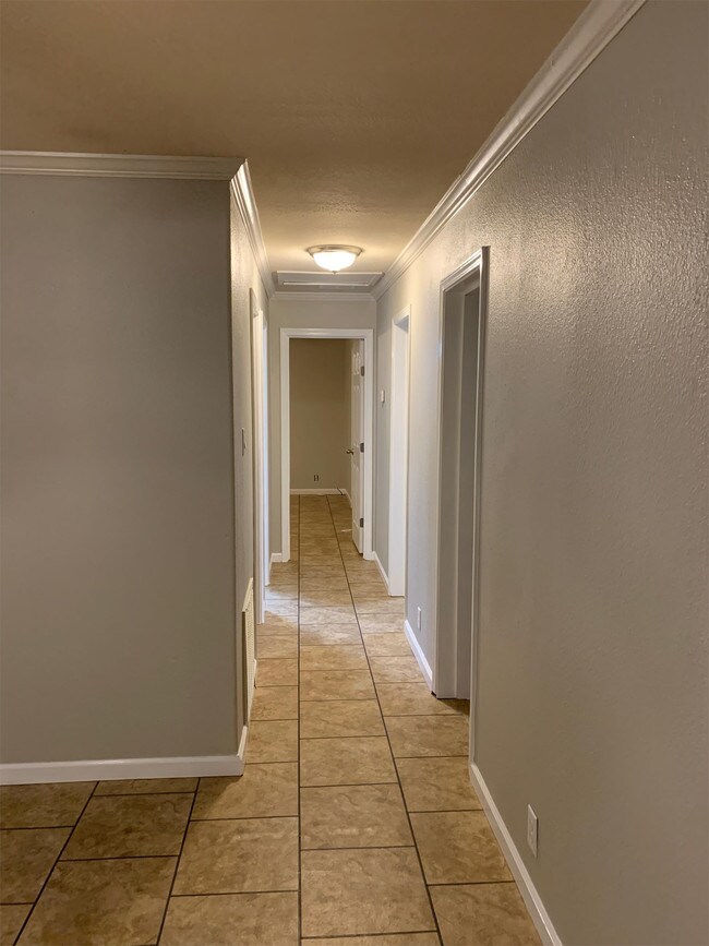 811 Chicago Ave, Nederland, TX 77627 House for Rent in Nederland, TX