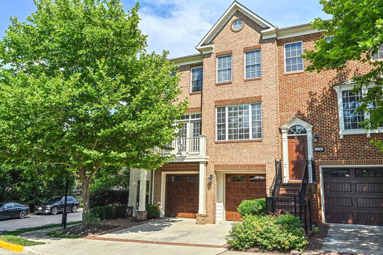 174 Herndon Mill Cir, Herndon, VA 20170 House Rental in Herndon, VA