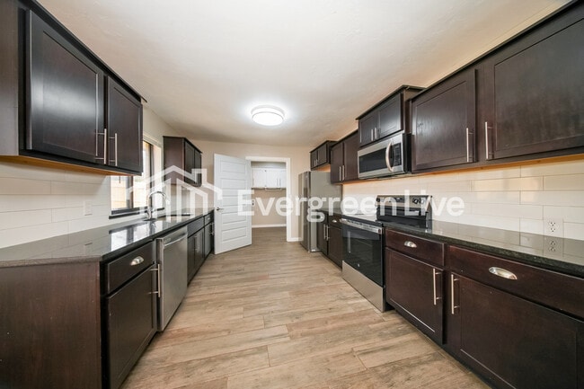 Building Photo - 14411 Autumn Dr