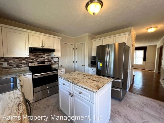 Building Photo - 3 br, 2.5 bath House - 1175 Derbyshire Rd