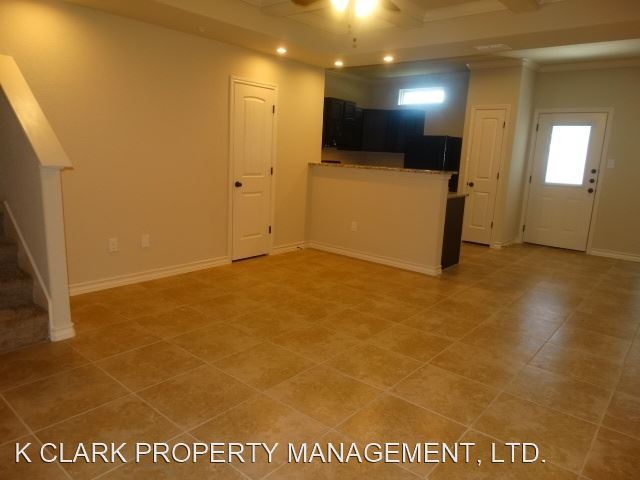 Building Photo - 3 br, 2.5 bath House - 7108 MICAYLA COVE #102
