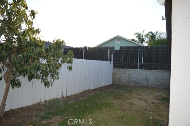 Building Photo - 10060 Hillsborough Ln