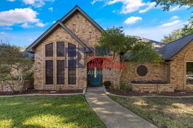 Foto del edificio - Charming 3 Bed 2 Bath Home in a Great Neighborhood - Private Pool!