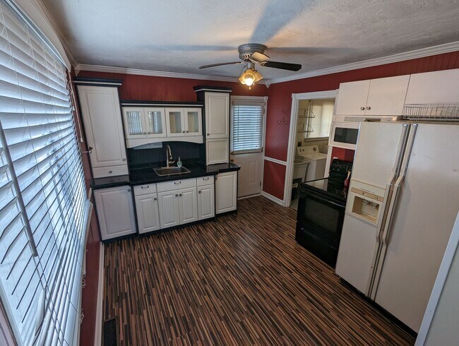 Building Photo - Cozy Three-Bedroom Ranch: Your Ideal Home ...
