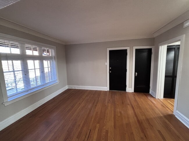 Foto del edificio - 7556 Byron Pl