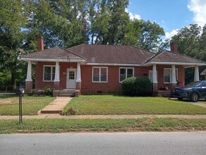 Building Photo - 715 Holloway Ave