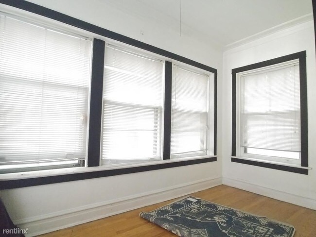 Building Photo - 4736 N Beacon St