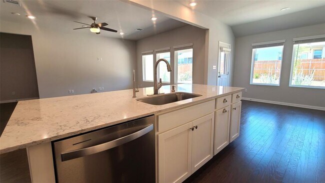 Foto del edificio - 2613 Danbury Ln