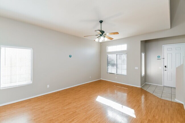 Foto del edificio - 6343 S Nash Way