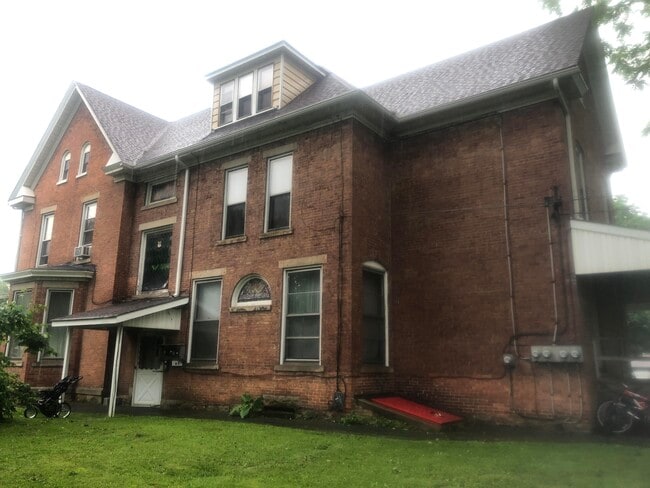 Building Photo - 514 S 2nd St