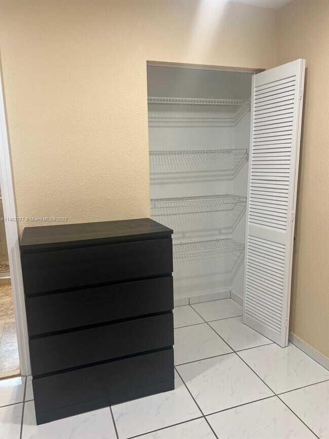 Foto del edificio - 9970 SW 218th Terrace