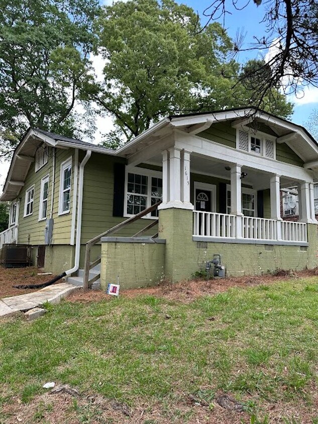 3 bed 2 bath in Atlanta! - 3 bed 2 bath  in Atlanta!