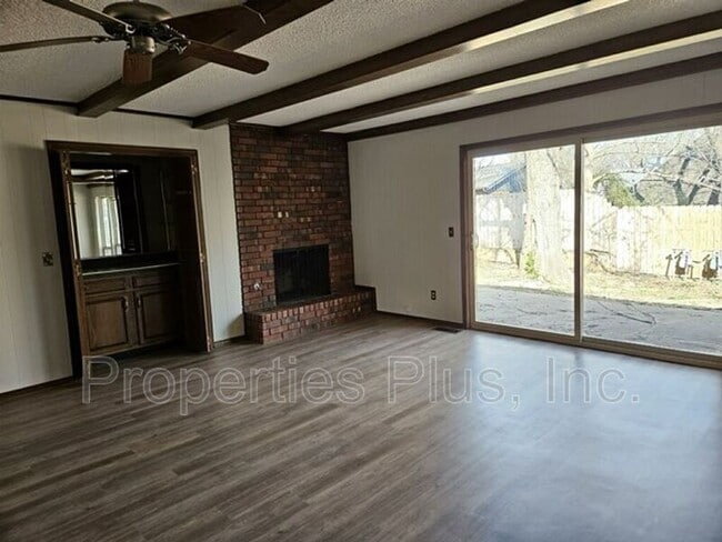Foto del edificio - 7003 S Indianapolis Ave