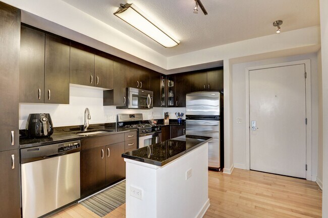 Building Photo - 475 K St NW