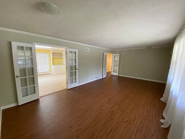 Building Photo - Kensington Park Single Family Home