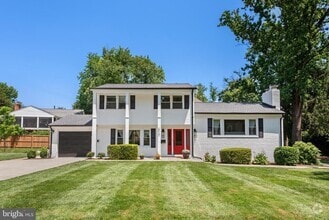 Building Photo - 6920 Poppy Dr