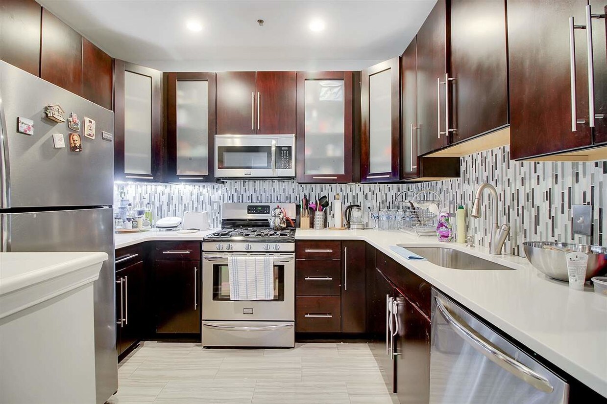 Foto principal - 279 Roslyn Ct
