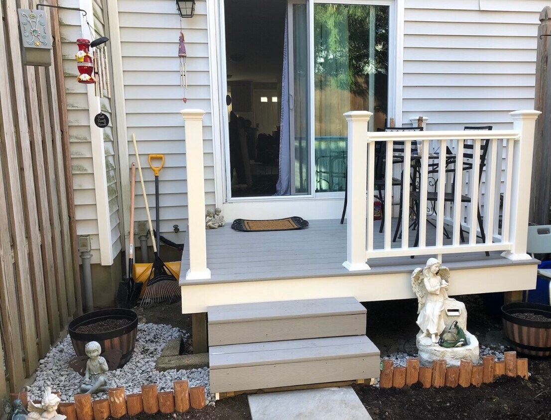 41 Dale Ave Unit 41 Dale Ave F, Johnston, RI 02919 Condo for Rent in