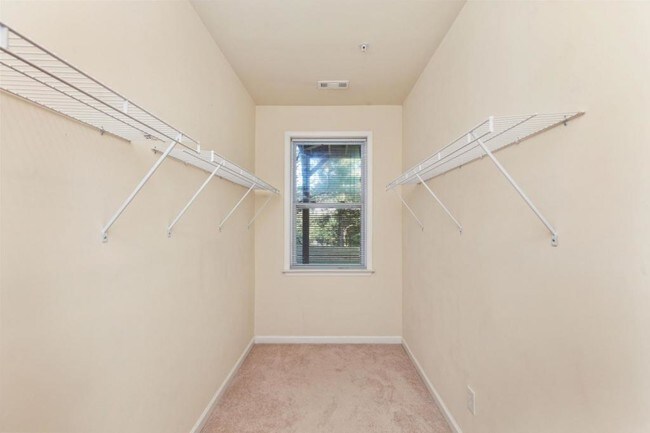 Building Photo - 6241 Sawtooth Oak Ct