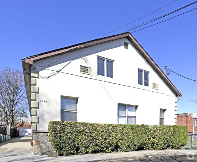 Building Photo - 1326 128th St