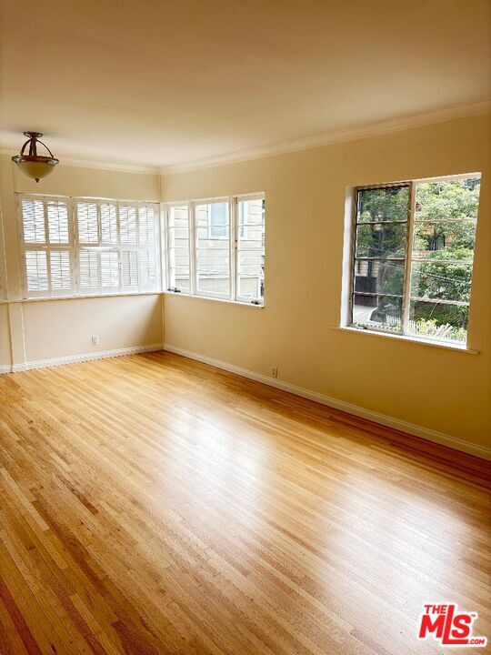 Building Photo - 10309 Chrysanthemum Ln