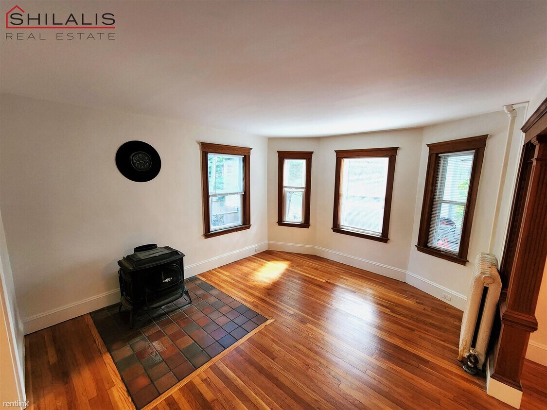 Primary Photo - 2 br, 1 bath Duplex - 116 Appleton St 1