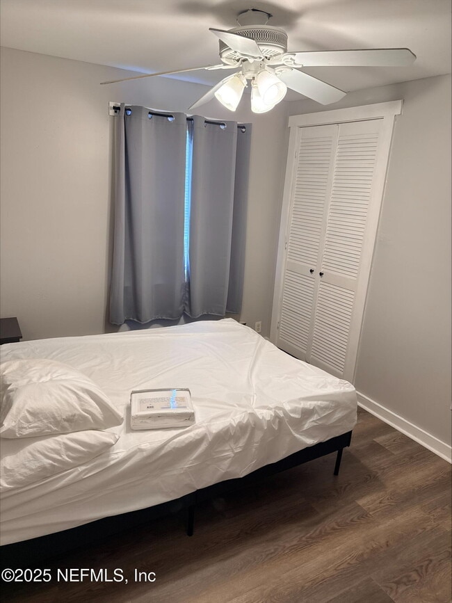 Foto del edificio - 5340-5340 Kingsbury St
