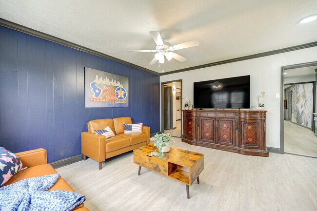 Building Photo - 12434 Mylla St