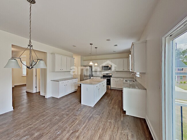 Foto del edificio - 363 Macroom Ct
