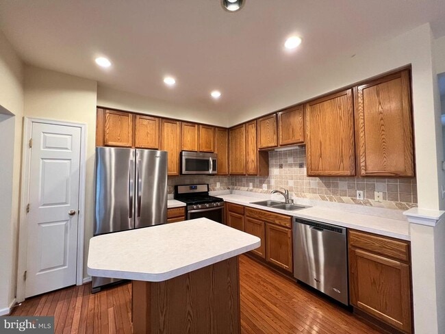 Building Photo - 10168 Elgin Way