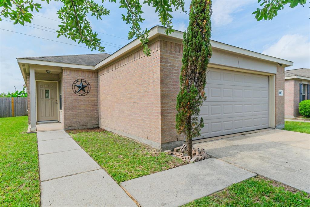 Primary Photo - 16530 Peyton Ridge Cir