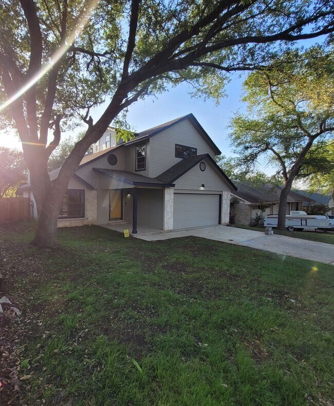 Foto del edificio - 14623 Highland Ridge