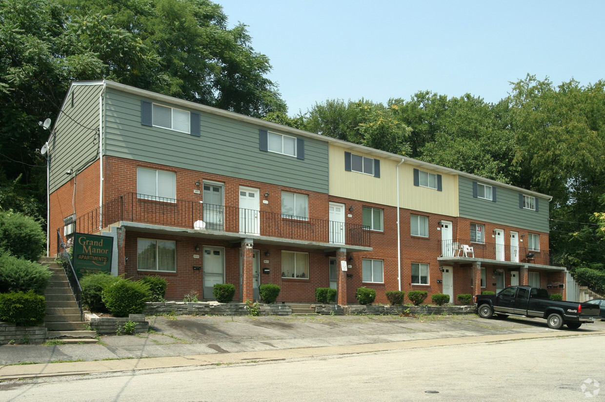 Building Photo - Grand Manor Apartments