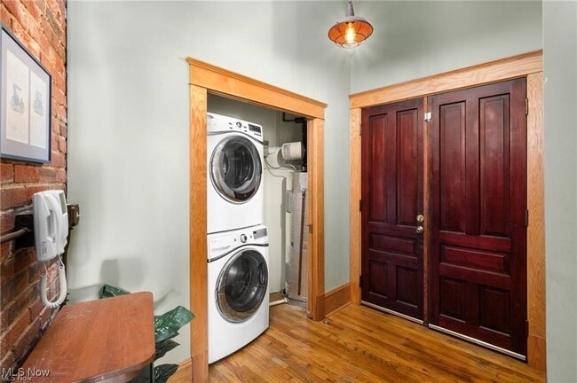 Building Photo - 1667 E 40th St