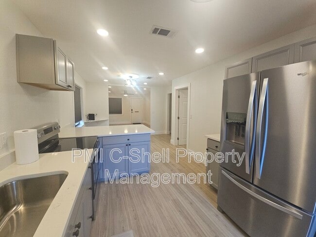 Foto del edificio - 913 W Hernandez St