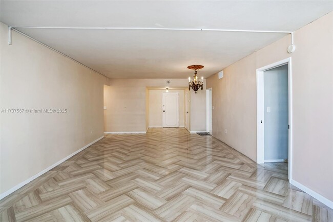 Building Photo - 5825 Collins Ave