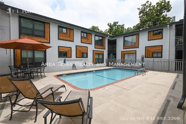 Building Photo - One Bedroom Apartment in Montrose!