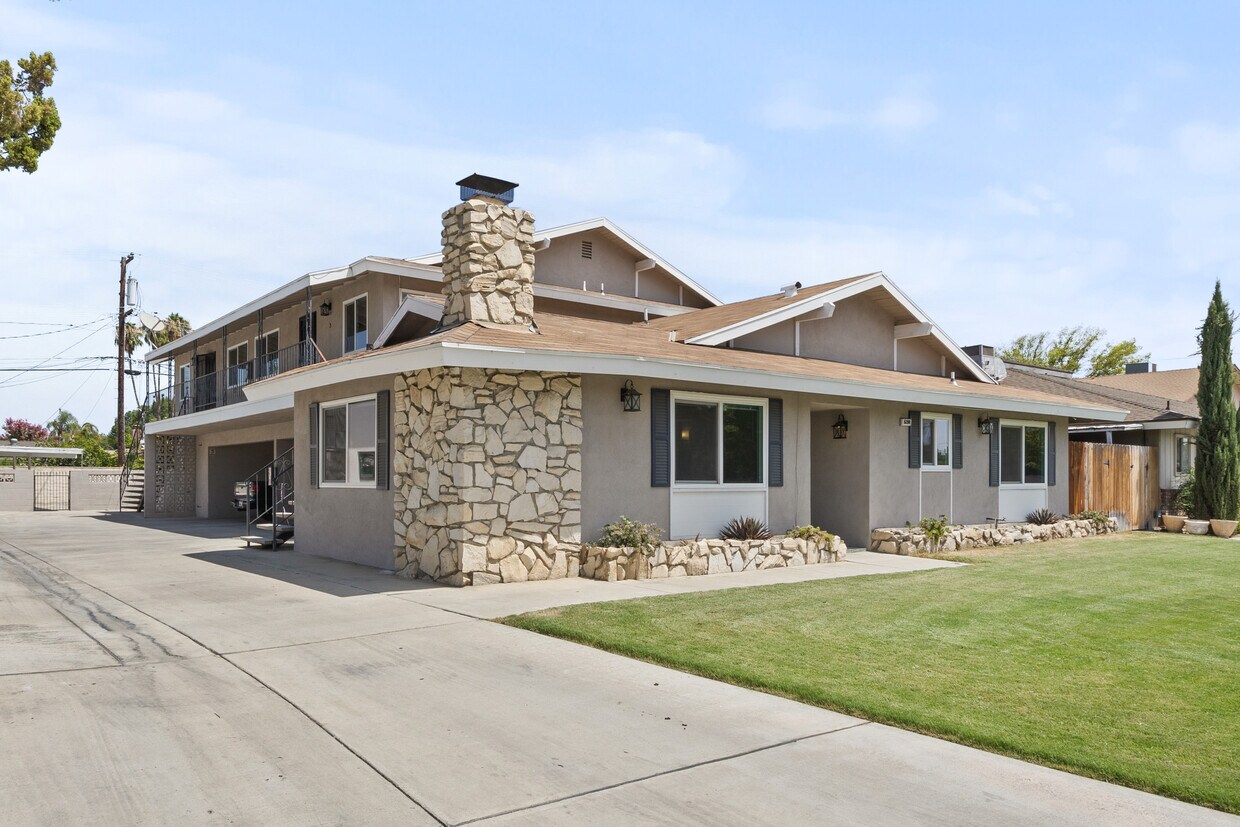 Primary Photo - 6200 Stockdale Hwy