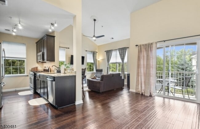 Foto del edificio - 108 Stone Creek Ct