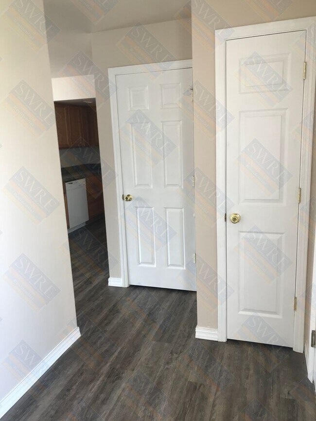 Foto del edificio - 2229 Westridge Dr