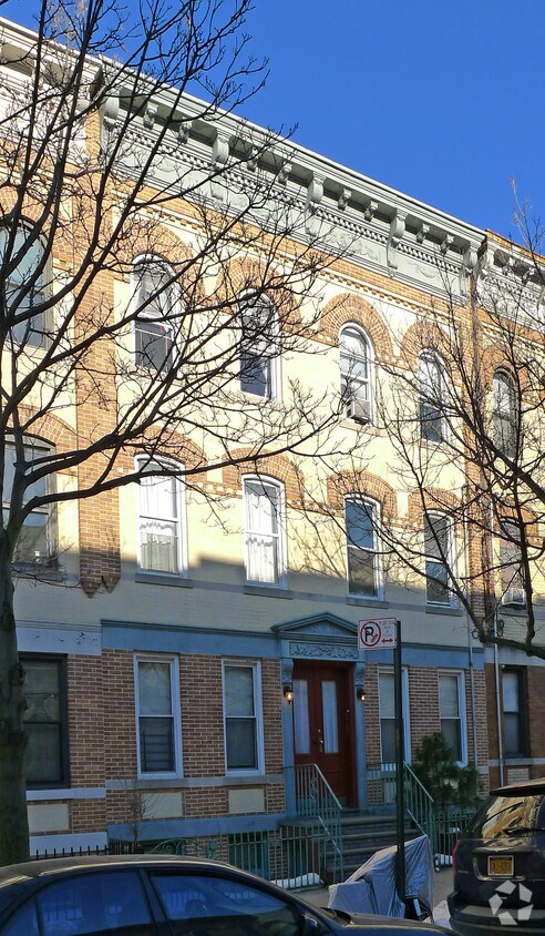 Building Photo - 18-69 Madison St