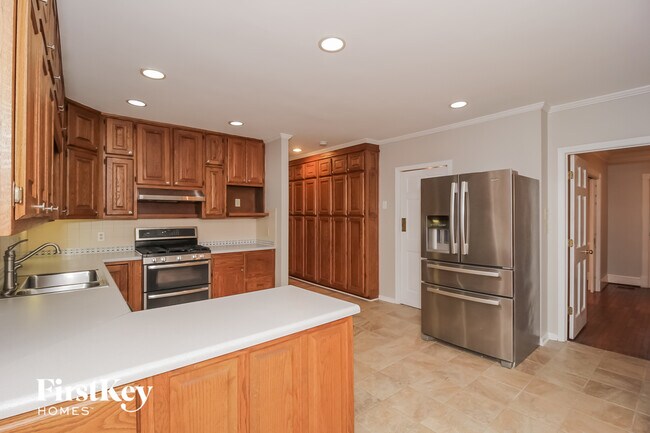 Foto del edificio - 4927 Castlewood Dr SW