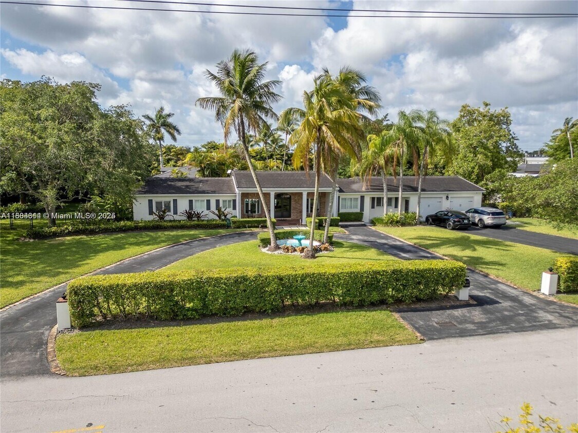 Foto principal - 8500 SW 70th St