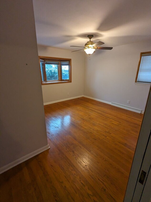 2 Bedroom Single Family House Rental in Cudahy, WI
