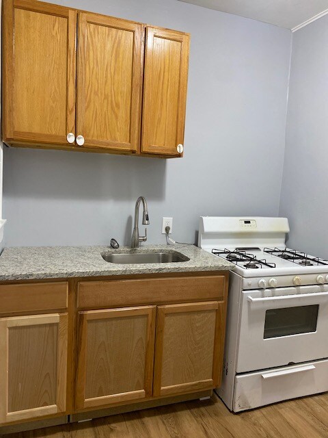 Foto del edificio - 8115 S Ingleside Ave